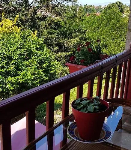 F2 Confort **** Апартаменти